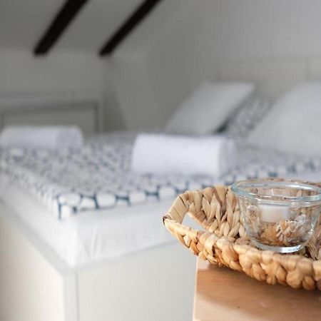 Apartments Blue Lavender Крес Стая снимка