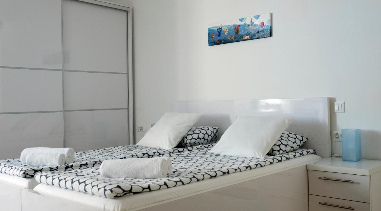 Apartments Blue Lavender Крес Екстериор снимка