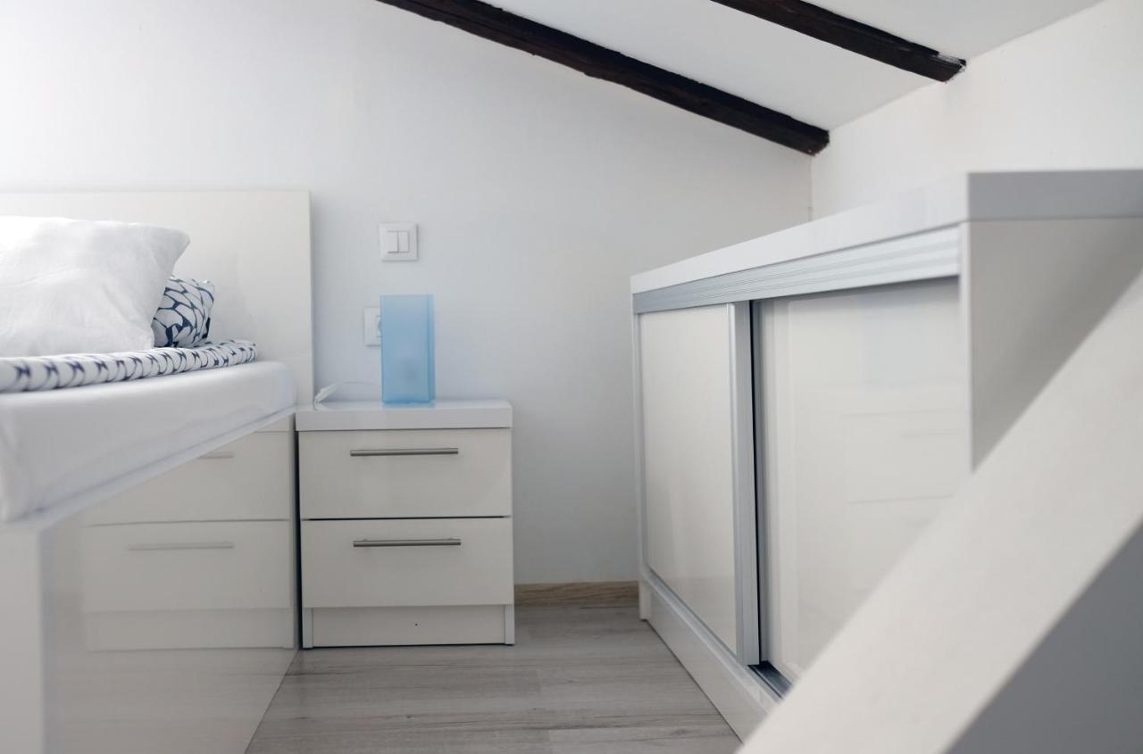 Apartments Blue Lavender Крес Екстериор снимка