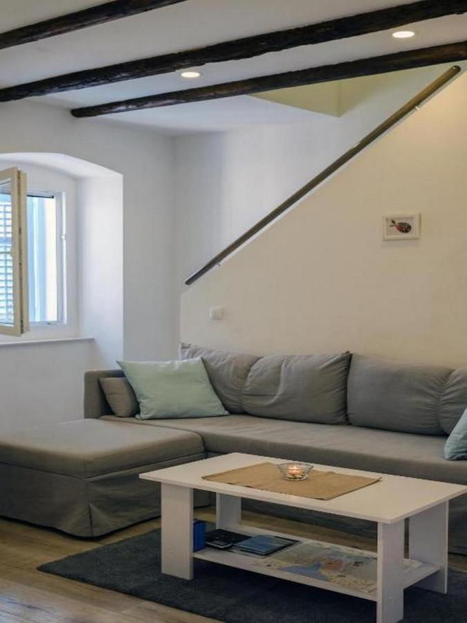 Apartments Blue Lavender Крес Екстериор снимка