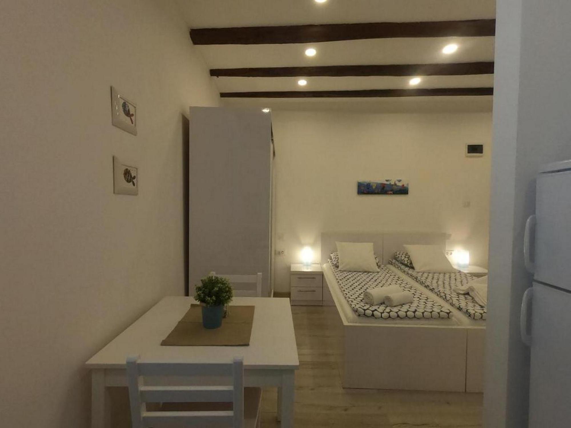 Apartments Blue Lavender Крес Стая снимка