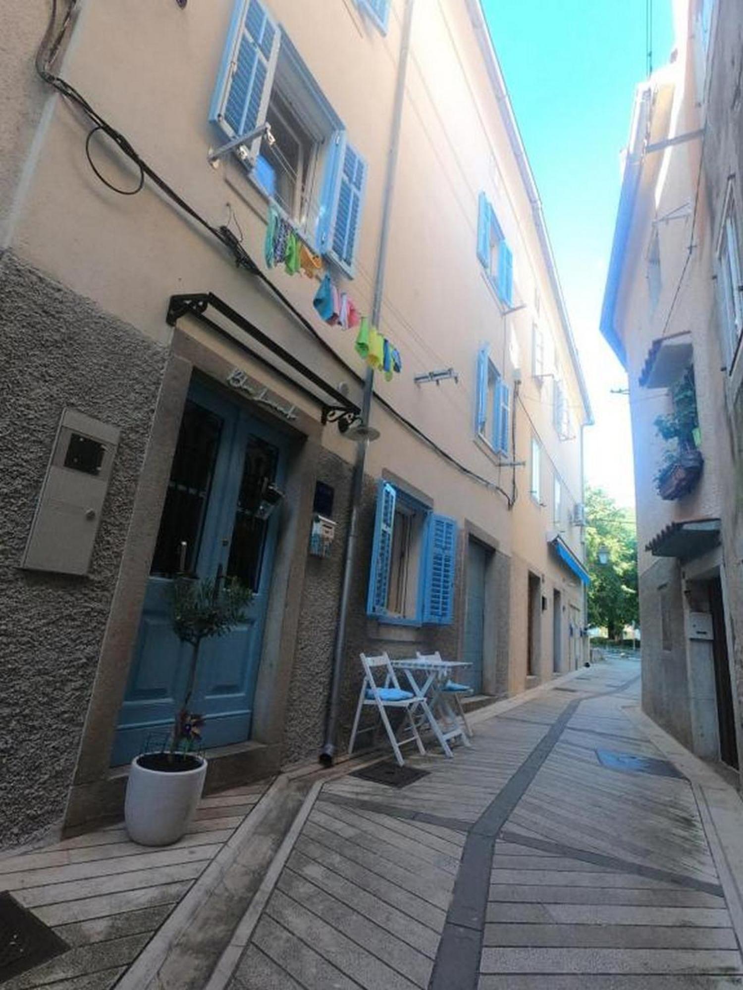 Apartments Blue Lavender Крес Стая снимка
